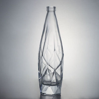 Bouteille en verre gravée de l'industrie des boissons avec bouchon de liqueur élégant et durable