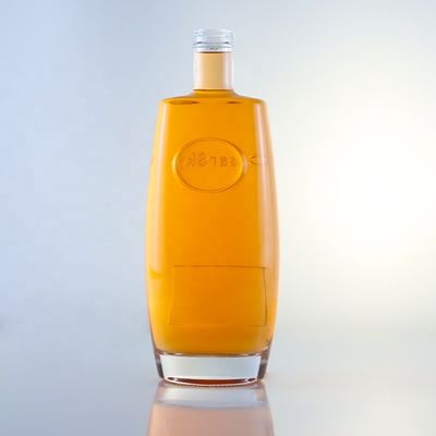 Emballage en bouteille en verre de 750 ml de brandy ou de whisky avec un design unique et une surface de gravure acide