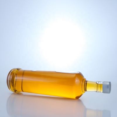 Bouteille en verre de whisky de 750 ml de conception personnalisée avec matériau et couleur claire ou personnalisée