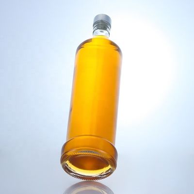 Bouteille en verre de whisky de 750 ml de conception personnalisée avec matériau et couleur claire ou personnalisée