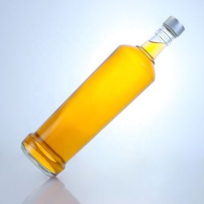 Bouteille en verre de whisky de 750 ml de conception personnalisée avec matériau et couleur claire ou personnalisée