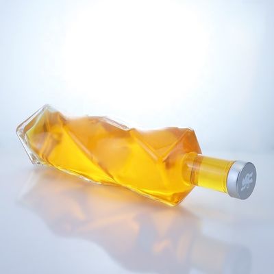 Logo personnalisé Bouteille en verre en forme spéciale Spirits 700ml 750ml Avec bouchon à vis