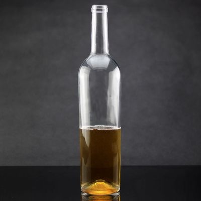 Bouteilles d'emballage d'huile d'olive à col en verre à conception polygonale et fermeture de bouchon en liège