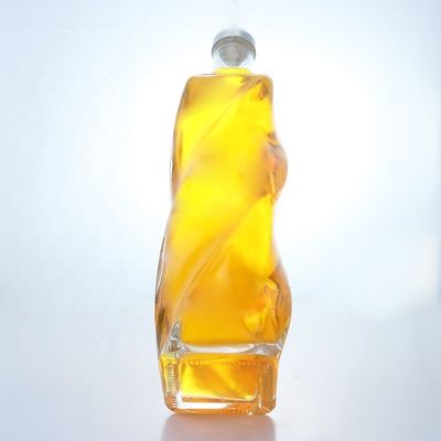 Logo personnalisé Bouteille en verre en forme spéciale Spirits 700ml 750ml Avec bouchon à vis