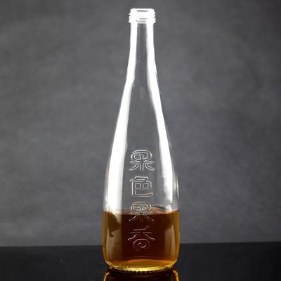 Bouteilles d'emballage d'huile d'olive à col en verre à conception polygonale et fermeture de bouchon en liège