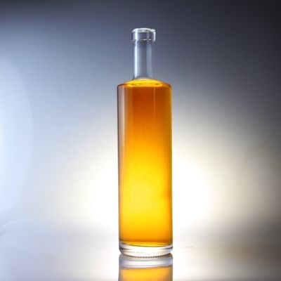 Bouteille en verre de vodka de 750 ml avec liège et cylindre unique