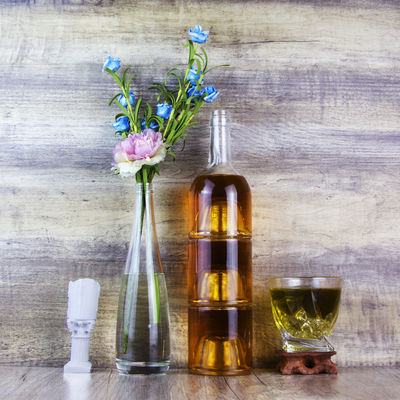 Corps en verre dernier modèle bouteille de whisky mini liqueur avec bouchon en aluminium 50ml 100ml 200ml