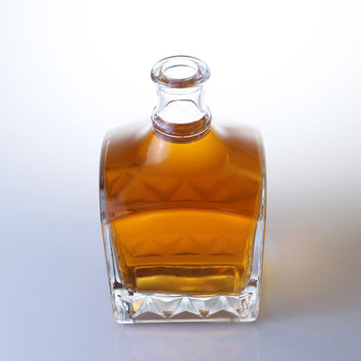 Bouteille de whisky en verre à 750 ml pour la sélection traditionnelle de whisky