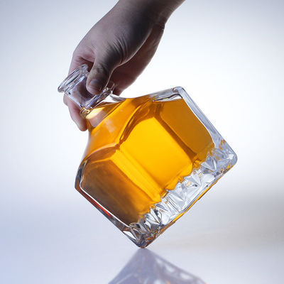 Bouteille de whisky en verre à 750 ml pour la sélection traditionnelle de whisky