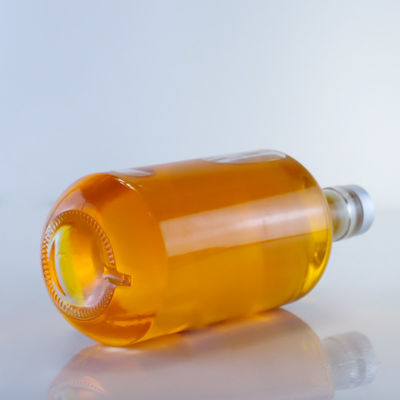 Bouteille en verre de 375 ml, 500 ml, 700 ml, 750 ml et 1000 ml pour alcool avec bouchon et vis