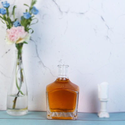 Bouteille de whisky en verre à 750 ml pour la sélection traditionnelle de whisky