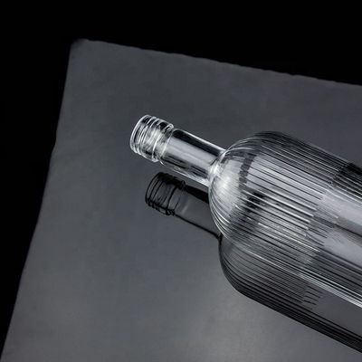 500 ml 700 ml CAP à vis Super Flint Glass Bouteille de whisky vide pour le design classique ronde