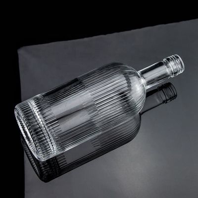 500 ml 700 ml CAP à vis Super Flint Glass Bouteille de whisky vide pour le design classique ronde
