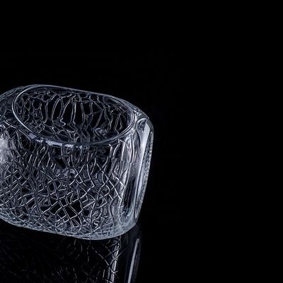 Bouteille en verre ronde sculptée 700 ml 750 ml Vodka Bouteille en verre Bouteille de vin avec type d'étanchéité en liège