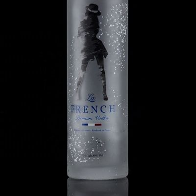 Bouteille en verre de vodka glacée en forme classique de 700 ml à 750 ml pour emballage de boissons