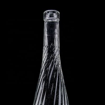 Matériau du corps en verre 500 ml 700 ml Bouteille de vin de whisky avec un design unique au fond soulevé