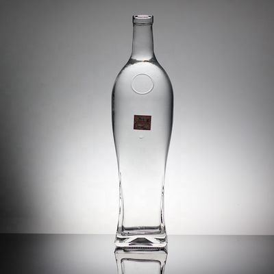 Bouteille en verre de vodka en forme de femme unique avec décal et choix de capacité