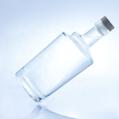 Matériau du collier 750 ml bouteilles en verre en forme de torsion pour le nettoyage ou la personnalisation