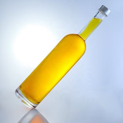 Logo personnalisé 700 ml 750 ml Bouteille en verre en forme ronde de haute silex avec finition supérieure à vis