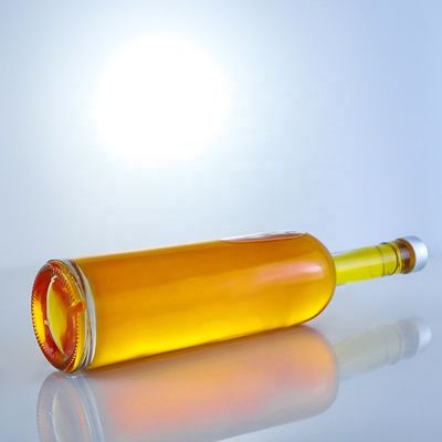 Logo personnalisé 700 ml 750 ml Bouteille en verre en forme ronde de haute silex avec finition supérieure à vis