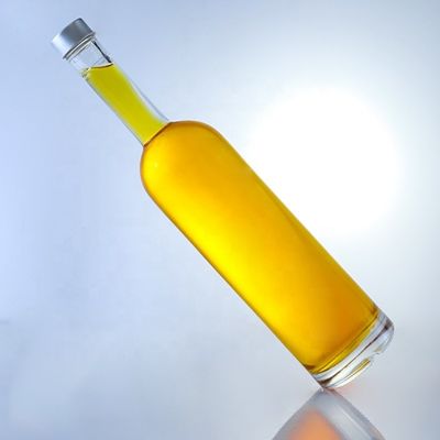 Logo personnalisé 700 ml 750 ml Bouteille en verre en forme ronde de haute silex avec finition supérieure à vis