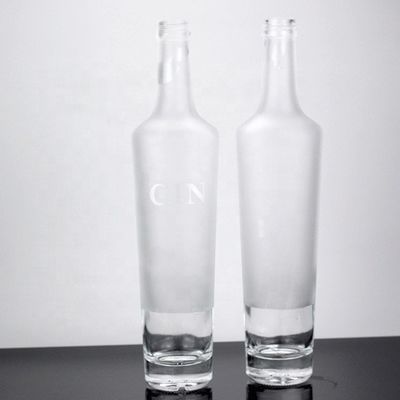 Bouteille de vodka en verre glacé industriel de 750 ml destinée à la fabrication et au commerce
