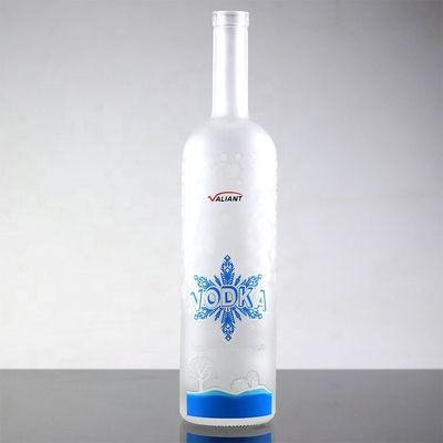 Bouteille de vodka en verre glacé industriel de 750 ml destinée à la fabrication et au commerce