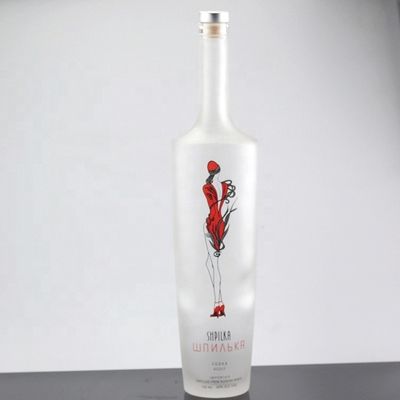 Bouteille de vodka en verre glacé industriel de 750 ml destinée à la fabrication et au commerce