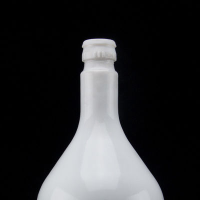 Bouteille en verre de rhum avec liège