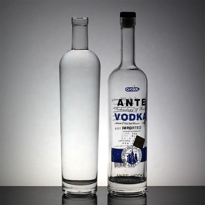 Whisky Vodka Matériau en verre 700 ml Bouteille de 1000 ml avec couvercle métallique et de qualité supérieure