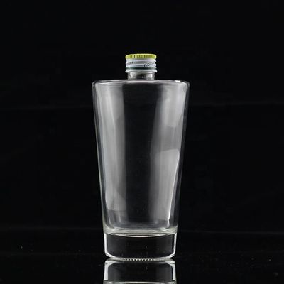 750 ml Bouteille d'alcool en verre clair à base lourde avec bouchon métallique doré en vrac