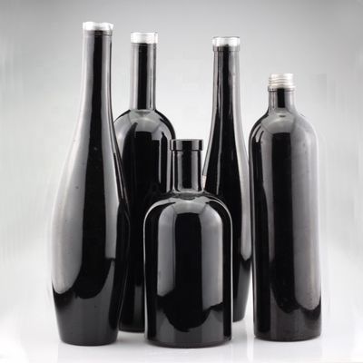750 ml de verre noir brillant Vodka Bouteilles peintes Impression à écran Gin Fermeture Bouteille d'alcool
