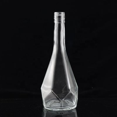 750 ml de forme de coupe conception unique bouteille de verre Spirits Fabriqué par pour sur mesure