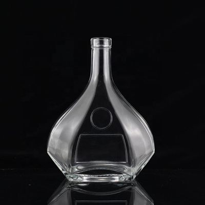 750 ml de forme de coupe conception unique bouteille de verre Spirits Fabriqué par pour sur mesure