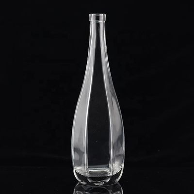 750 ml de forme de coupe conception unique bouteille de verre Spirits Fabriqué par pour sur mesure