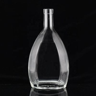 750 ml de forme de coupe conception unique bouteille de verre Spirits Fabriqué par pour sur mesure