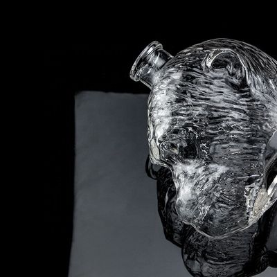 Conception unique 500 ml 750 ml Bouteille en verre en forme de tête de singe pour la vodka Liqueur avec liège