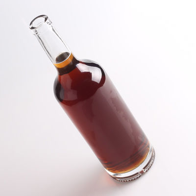 Des bouteilles de vin blanc en verre transparent de 75 cl avec liège uniques et abordables