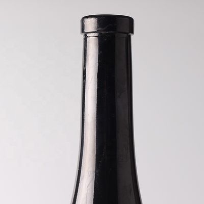 750 ml bouteille noire vide avec bouche de liège et bouteille en verre spray pour la promotion de la vodka