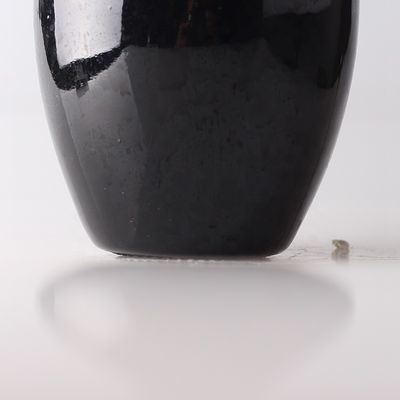 750 ml bouteille noire vide avec bouche de liège et bouteille en verre spray pour la promotion de la vodka