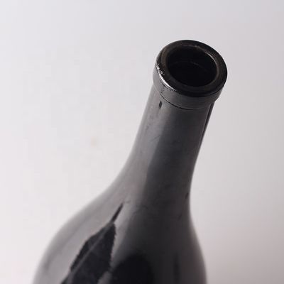750 ml bouteille noire vide avec bouche de liège et bouteille en verre spray pour la promotion de la vodka