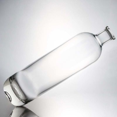 Bouteille en verre à bouchon de liège de type Super Flint Spirit pour le whisky Vodka Tequila Gin Rum Made