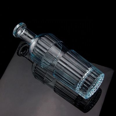 Bottle de vodka avec couvercle en verre transparent