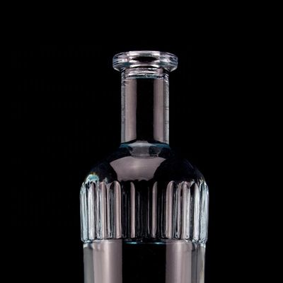 Bottle de vodka avec couvercle en verre transparent