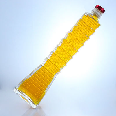 Bouteille en verre en forme de tour pour vodka brandy tequila logo personnalisé