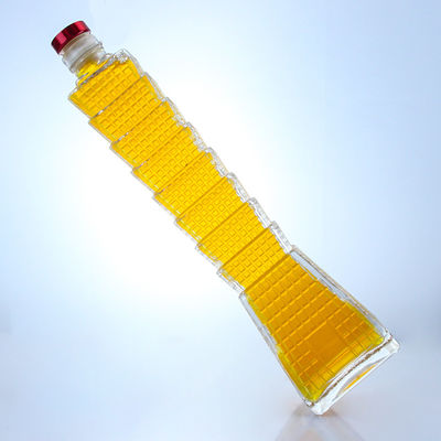 Bouteille en verre en forme de tour pour vodka brandy tequila logo personnalisé