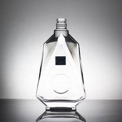 Matériau de base Bouteille en verre avec une forme de lettre unique et un bouchon en liège