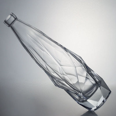 Bouteille en verre gravée de l'industrie des boissons avec bouchon de liqueur élégant et durable