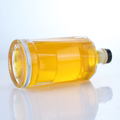 Bouteille en verre clair avec liège pour le whisky Vodka Tequila Gin Rum
