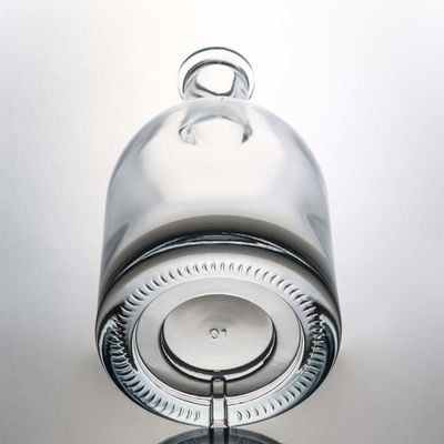 Logo personnalisé 700 ml Bouteille en verre ronde de liqueur avec bouchon de liège Whisky Gin Rum